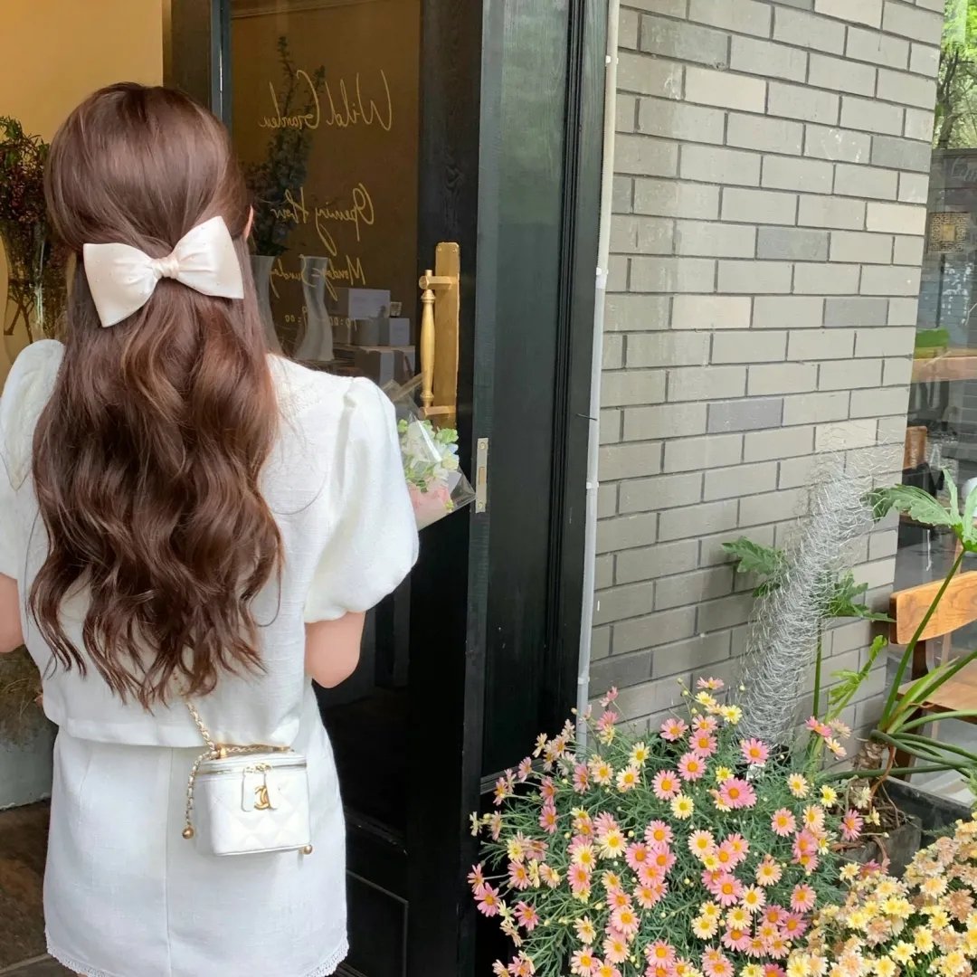 明天,我会成为谁的女友